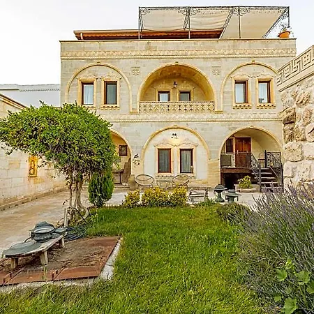 Walnut House 4*
