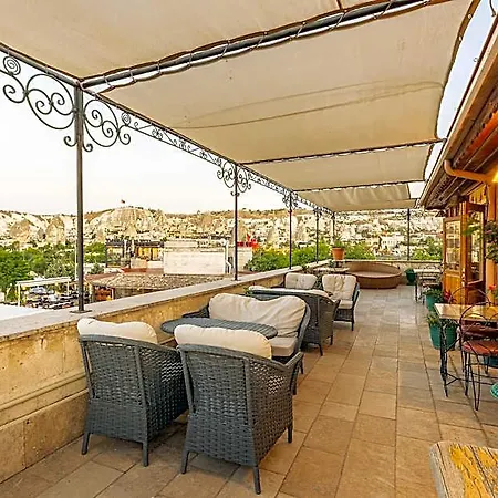 Walnut House 4*