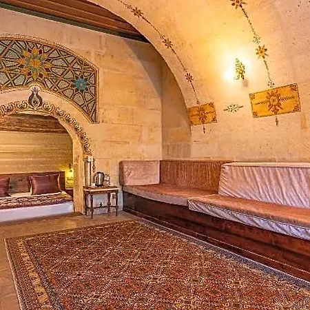 Walnut House 4*