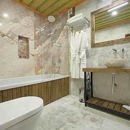 Walnut House Отель 4*