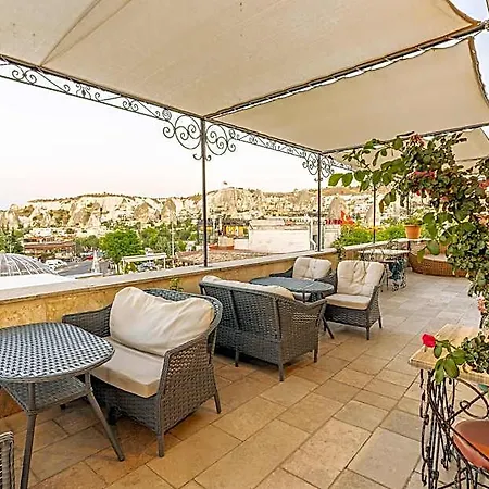 Отель Walnut House 4*