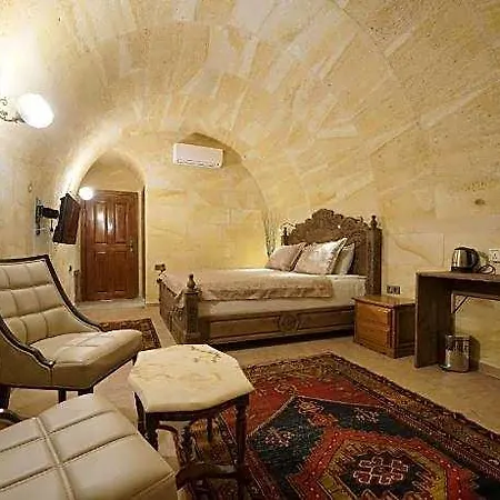 Walnut House 4*