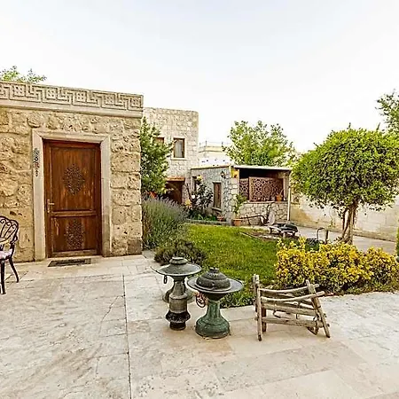 Walnut House Отель 4*